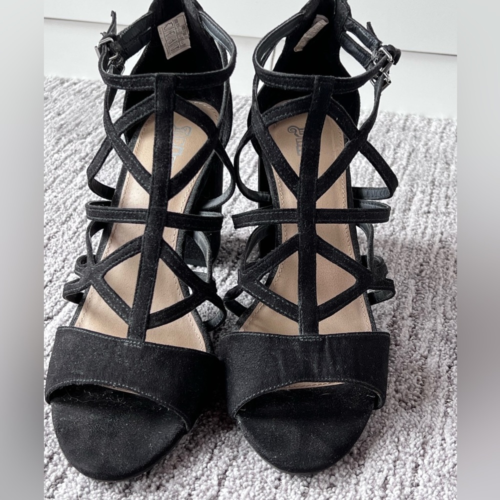 BRASH - Black Suede Strappy Block Heel sandals - size 10